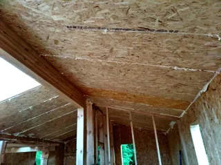Haus nach Projekt „Barnhouse 33“, Dorf Seltso: Wandmontage