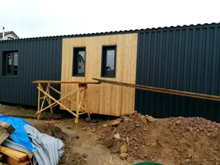 “Barnhouse 76.1” projeli ev, Leningrad bölgesi: cephe kaplaması