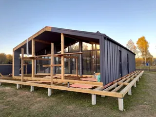 Haus nach Projekt „Barnhouse 110“, Dorf Ivantsevo: Terrasse und Eingangsbereich