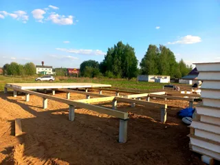 Haus 86,6 m² nach individuellem Projekt, Dorf Laptevo: Fundament und Grundrahmen