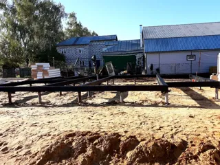 Haus nach Projekt „Majak“, Dorf Verkhnee Myachkovo: Fundament und Grundrahmen