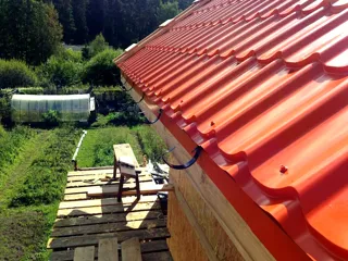 Haus nach individuellem Entwurf, Siedlung Borisoglebskiy: Dach