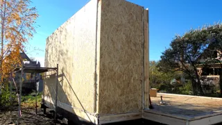 Haus nach Projekt „Solo“, Siedlung Vichuga: Wandmontage
