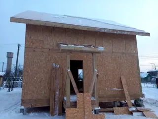 Haus nach Projekt „Awdeewo“, Dorf Minskoe: Wandmontage