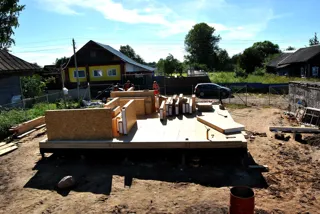 Haus nach Projekt „Lord“, Gebiet Iwanowo: Fundament und Grundrahmen