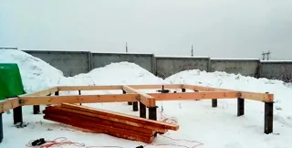 Haus 54 m², Projekt „Barnhouse 39“, SNT „Parus“: Fundament und Bodenrahmen