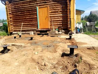 Extension built to a custom design, Uvod village: foundation and sill strapping