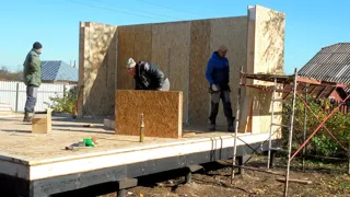 Haus nach Projekt „Solo“, Siedlung Vichuga: Wandmontage