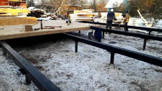 “Mistika - S2.8” projesine göre ev, Zhukovo köyü: temel ve alt bağlama kirişi