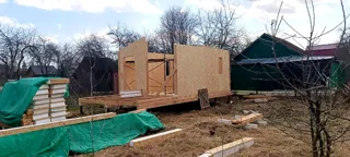 Haus nach individuellem Entwurf, Gartengemeinschaft SNT „Wischenka“: Wandmontage