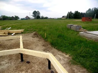 Haus nach Projekt „Bayern 193.54“, Pereslavl-Zalesskiy: Fundament und Grundrahmen