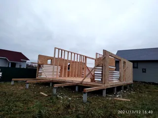 “Barnhouse 76.1” projeli ev, “Grafskaya Slavyanka” konut sitesi: duvar montajı