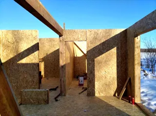 Haus nach Projekt „Mistika - S2.5“, Dorf Velisovo: Wandmontage