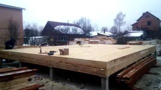 Custom-design house, Ivanovo: SIP panel floor at elevation 0