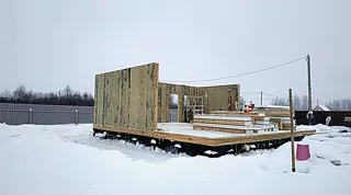 Haus nach individuellem Entwurf, Dorf Greshnevo: Wandmontage