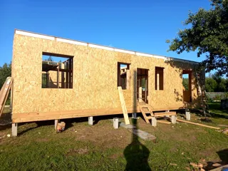 Haus 111 m², Projekt „Wiktorija“, SNT „Isanino“: Wandmontage