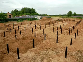 Haus nach Projekt „Barskoe pomeste“, Gebiet Kostroma: Fundament und Grundrahmen