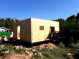 Haus nach Projekt „Alfa“, Dorf Bor: Wandmontage