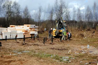 Haus nach Projekt „Metschta VB“, Dorf Ivantsevo: Fundament und Grundrahmen
