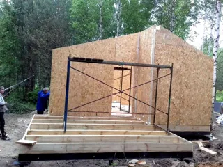 Haus nach individuellem Entwurf, Gebiet Iwanowo: Wandmontage
