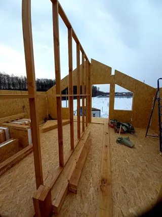 Haus nach Projekt „Sawuschka“, Dorf Khorlovo: Wandmontage