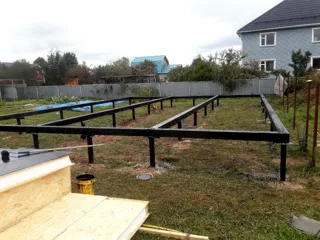 Haus nach Projekt „Korsar - D2.8“, Dorf Yakovlevo: Fundament und Grundrahmen