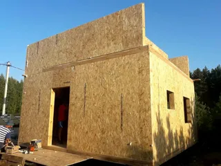 Haus nach Projekt „Alfa“, Dorf Bor: Wandmontage