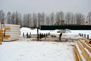 House based on the “Vega” design, Yaroslavl Region: foundation and sill strapping