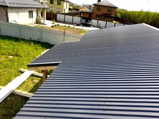 Haus nach individuellem Entwurf, Dorf Konokhovo: Dach