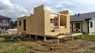 75 m² ev, “Barnhouse Otrazhenie” projesi, Beloostrov kasabası: duvar montajı
