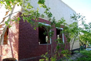 Haus nach individuellem Entwurf, Dorf Iskan: Wandmontage