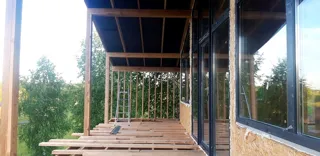 Haus 84 m² nach individuellem Projekt, KP „Pojma Rusy“: Terrasse und Eingangsbereich