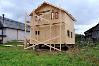 Haus nach Projekt „Alfa“, Siedlung Tonshaevo: Obergeschoss und Dachgeschoss