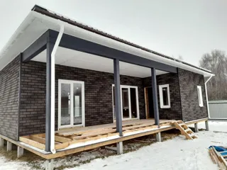Haus nach Projekt „Randevu - E2.8“, Dorf Bashutino: Fertiges Haus
