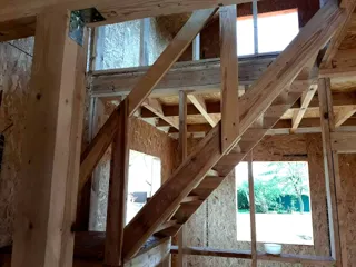 Haus nach Projekt „Majak“, Dorf Verkhnee Myachkovo: Innenwände