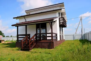 Haus nach Projekt „Fantasija“, Siedlung Plotina: Fassadenverkleidung