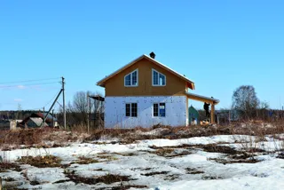Haus nach Projekt „Sefir“, Dorf Kadnikovo: Fassadenverkleidung