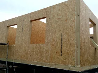House based on the “Zefir” design, Fedchikha village: wall assembly