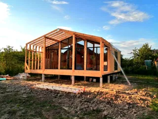Haus nach Projekt „Barnhouse 53“, SNT „Urroschaj“: Wandmontage