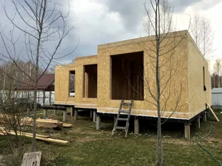 Haus nach individuellem Entwurf, Dorf Vnukovo: Wandmontage