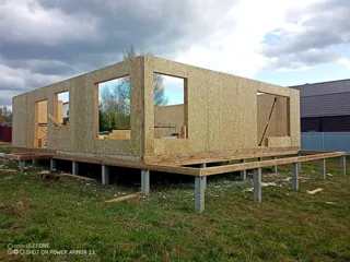 Custom-design house, Kostroma Region: wall assembly