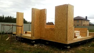 Custom-design house, Zhukovo village: wall assembly