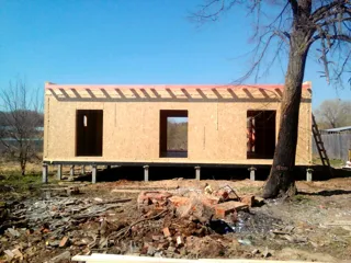 Haus nach Projekt „Mistika - E2.8“, Dorf Kurdumovo: Wandmontage