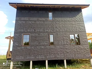 133 m² ev, “Dilijans 8x9” projesi, “Ivantsevo 3” sitesi: cephe kaplaması