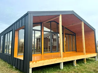 “Barnhouse 76.1” projeli ev, Strelnikovo köyü: cephe kaplaması