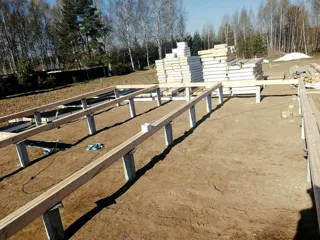 Haus nach Projekt „Mistika - E2.8“, Dorf Novoe: Fundament und Grundrahmen