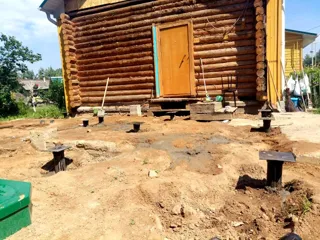 Extension built to a custom design, Uvod village: foundation and sill strapping