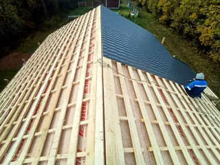 Haus nach Projekt „Dilischans 8x9“, Region Wologda: Dach