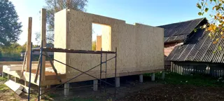 House based on the “Patio” design, Mikhaylovskoe village: wall assembly
