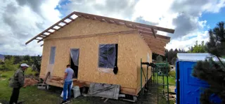 Haus nach individuellem Entwurf, Dorf Kudrino: Wandmontage